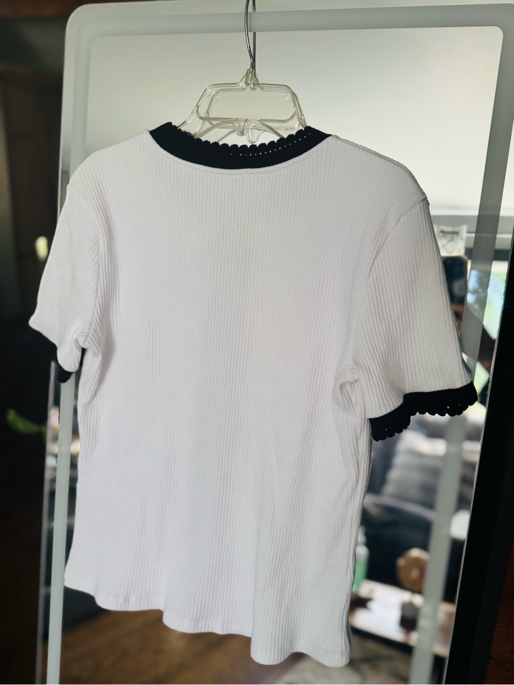 Zara sz m White Short-Sleeve Button-Front Top with Black Trim - Picture 4 of 5